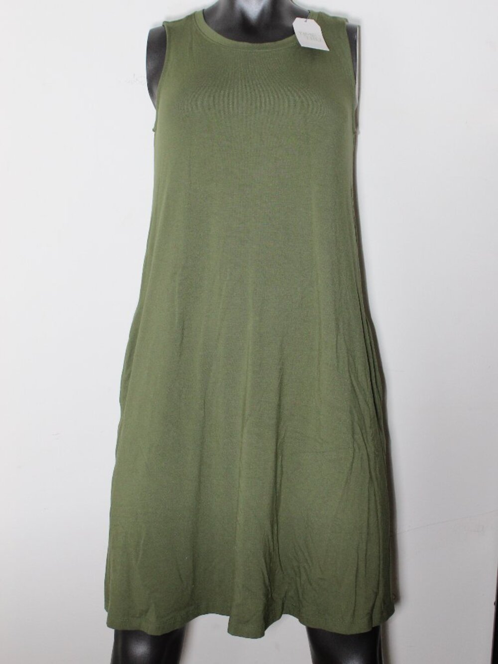 Time and Tru Women’s Sleeveless Knit Swing Dress